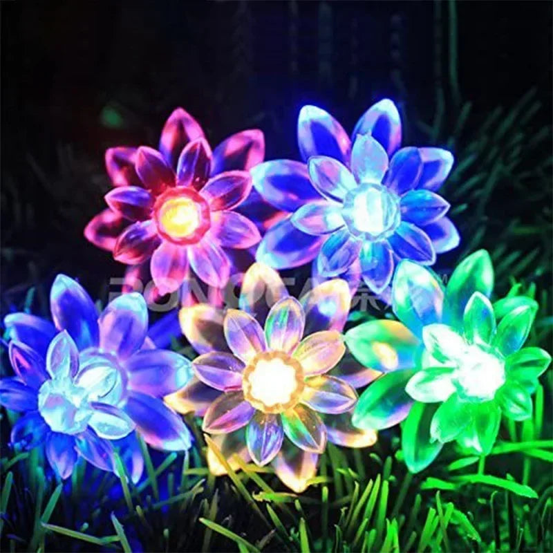 Solar Powered Snowflake LED String Lights - Waterproof & Eco-Friendly Outdoor Holiday Lights, 8 Hours of Illumination | Perfect for Garden, Patio, Christmas & Party Décor