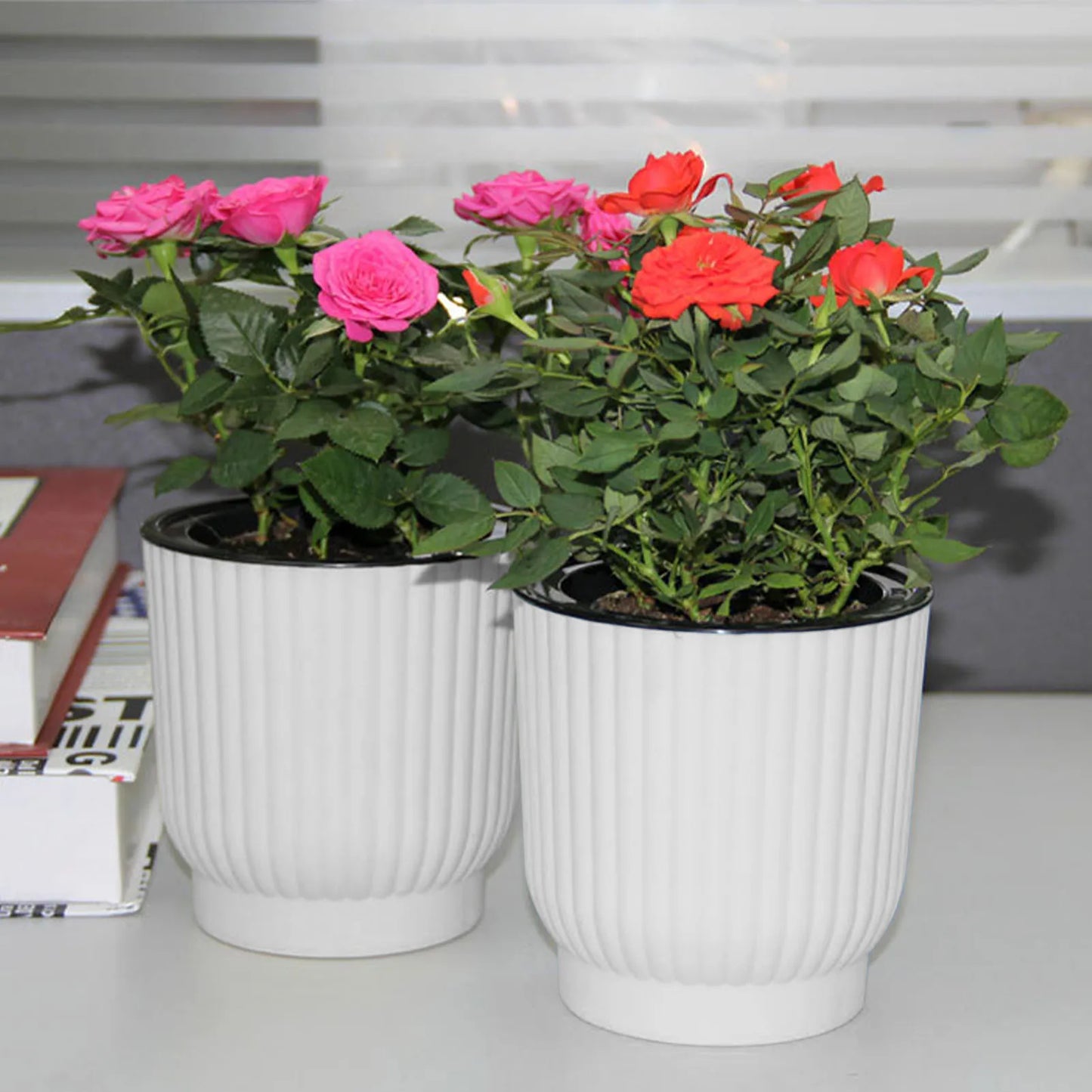 Self-Watering Flowerpot – Elegant Classic-Style Planter for Effortless Plant Care