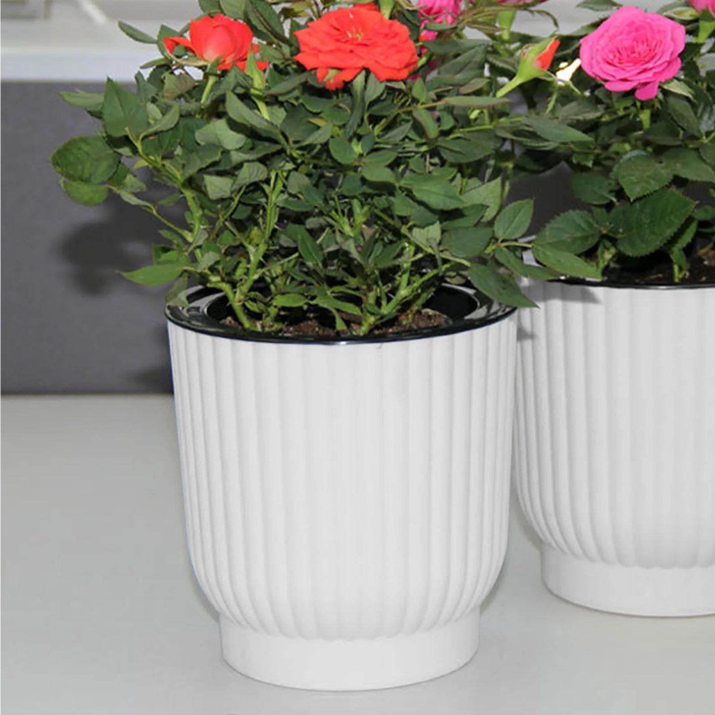 Self-Watering Flowerpot – Elegant Classic-Style Planter for Effortless Plant Care